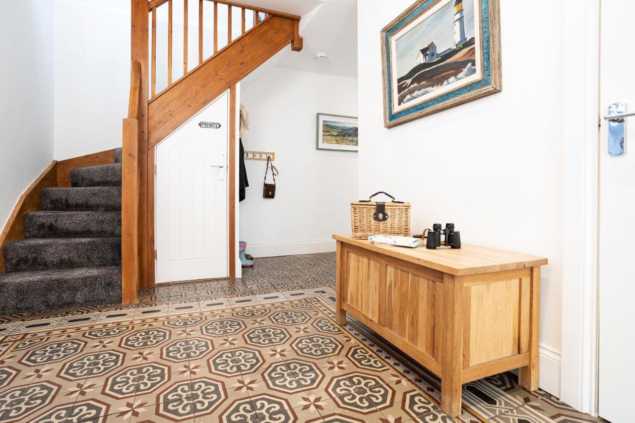 Finest Retreats - Lighthouse Cottage Rampside Exterior photo